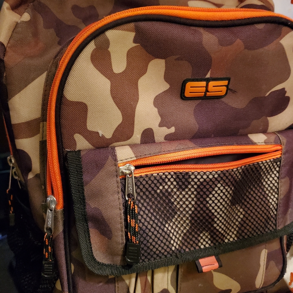 Camo backpack - Picture 2 of 4